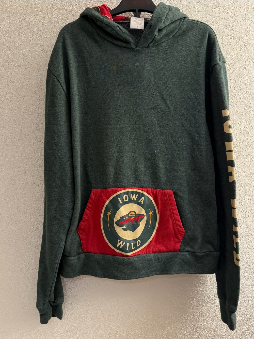 Men's Green Crewneck Hoodie with Red Pocket Accent